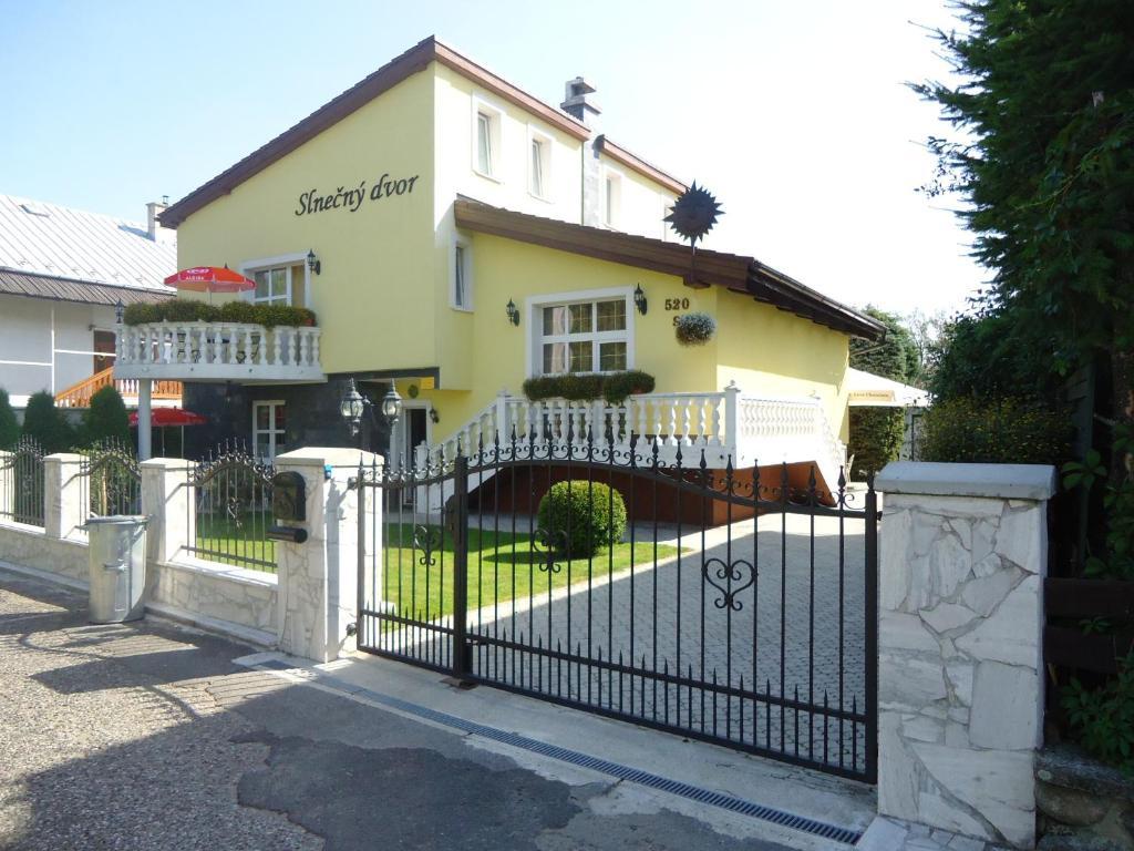 Slnecny Dvor Apartment Велка Ломница Екстериор снимка